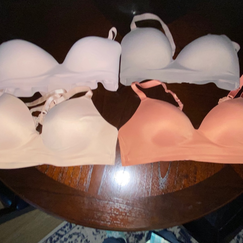 Bundle of 4 Soma Enbliss Wireless Bras 38C